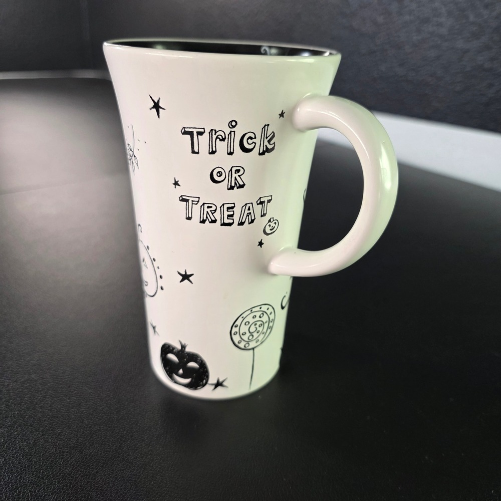 Starbucks 2007 Halloween Trick or Treat Pumpkin Spooky Tree Coffee Mug 14oz